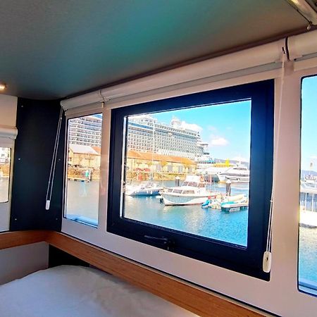 Casa Flotante En El Puerto De Vigo - Different Charter Hotel Exterior foto
